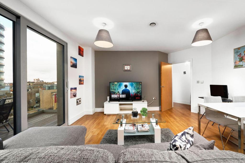 Modern Serviced 3-Bedroom Flat In East Londen Buitenkant foto