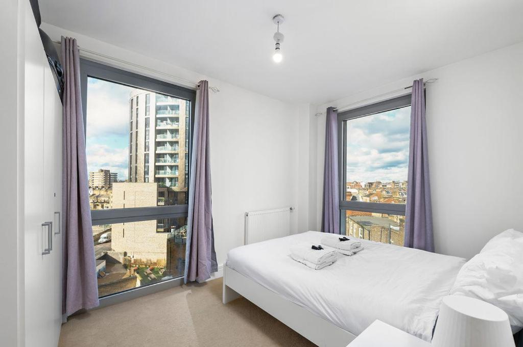 Modern Serviced 3-Bedroom Flat In East Londen Buitenkant foto